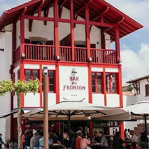 https://hotel-du-fronton.biarritzhotels.info